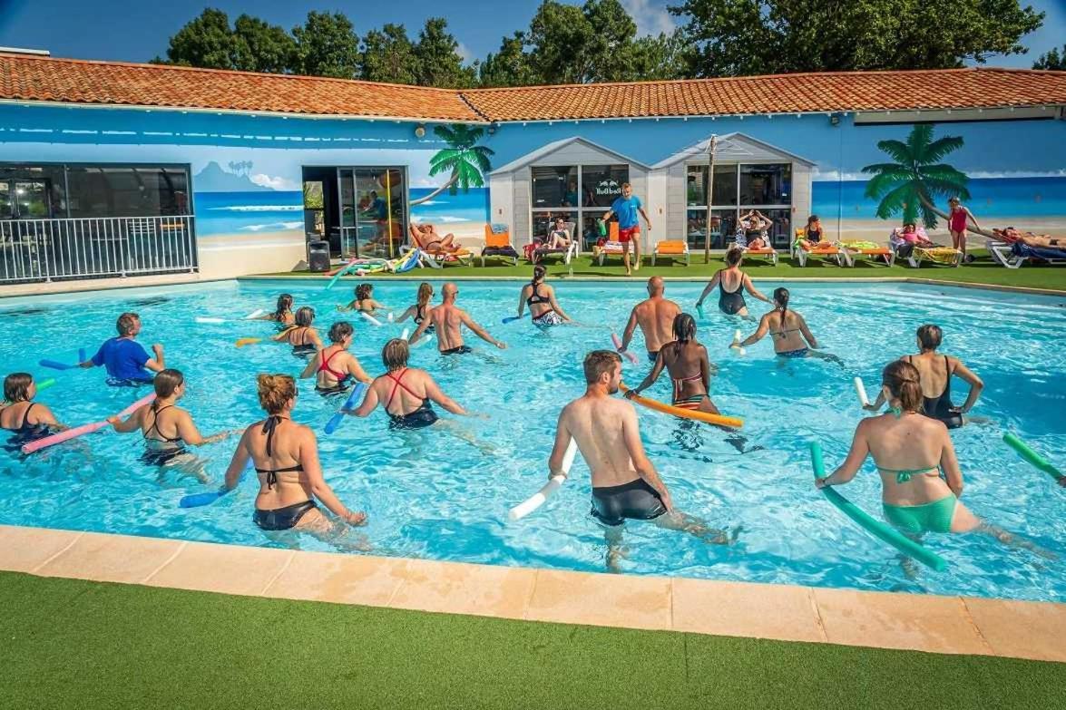 Camping 4 Etoiles - Parc Aquatique - Eei0Fi Сен-Жорж-д'Олерон Екстер'єр фото